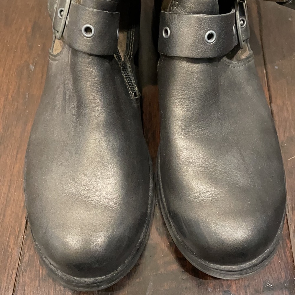 CAT by caterpillar leather/suede moto bootie THESE ARE A SIZE 6 1/2 - Picture 2 of 8